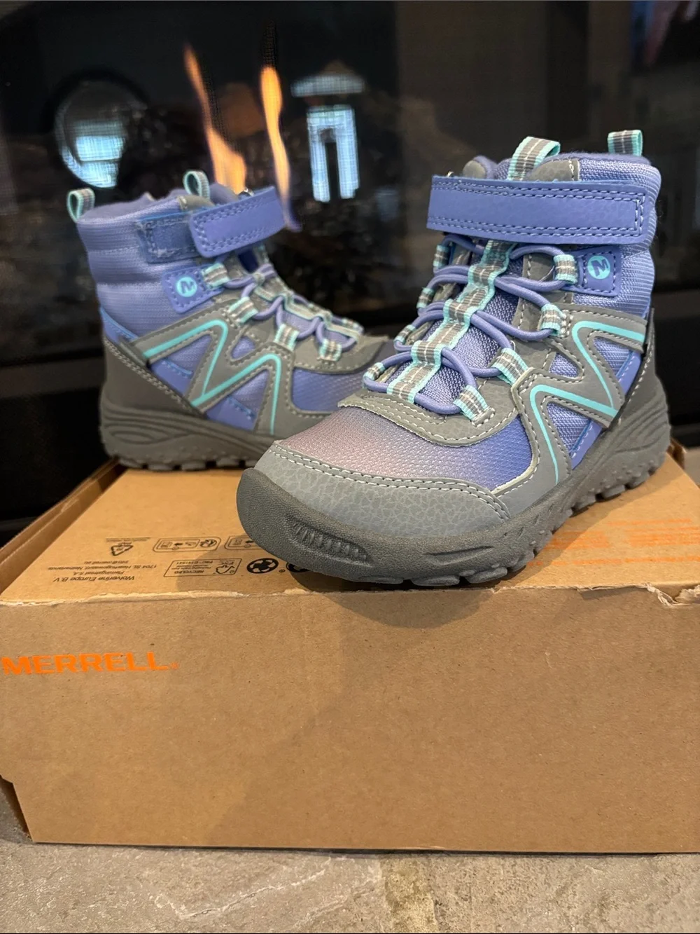 Merrill Polar Trekker,Water repellent,insulated,cushion,zip side,Velcro,pull tab